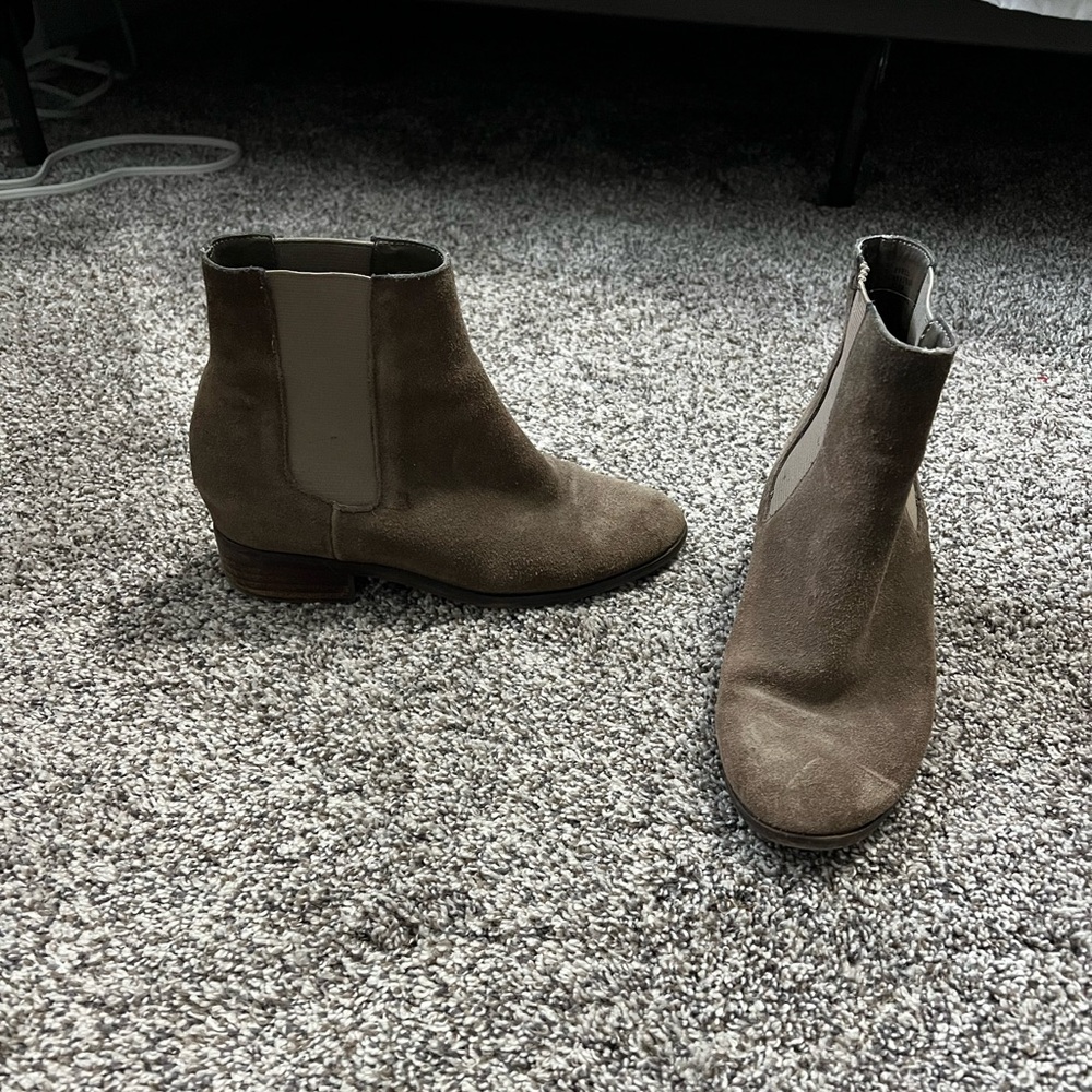 Steve Madden Tan / Light Brown Booties